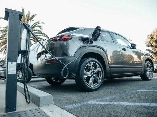 電動車電池大火拚？大廠布局策略一次看！